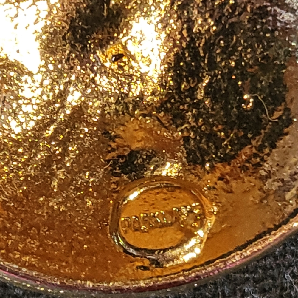 Gold Tone and Black Yin Yang Necklace - Picture 2 of 7